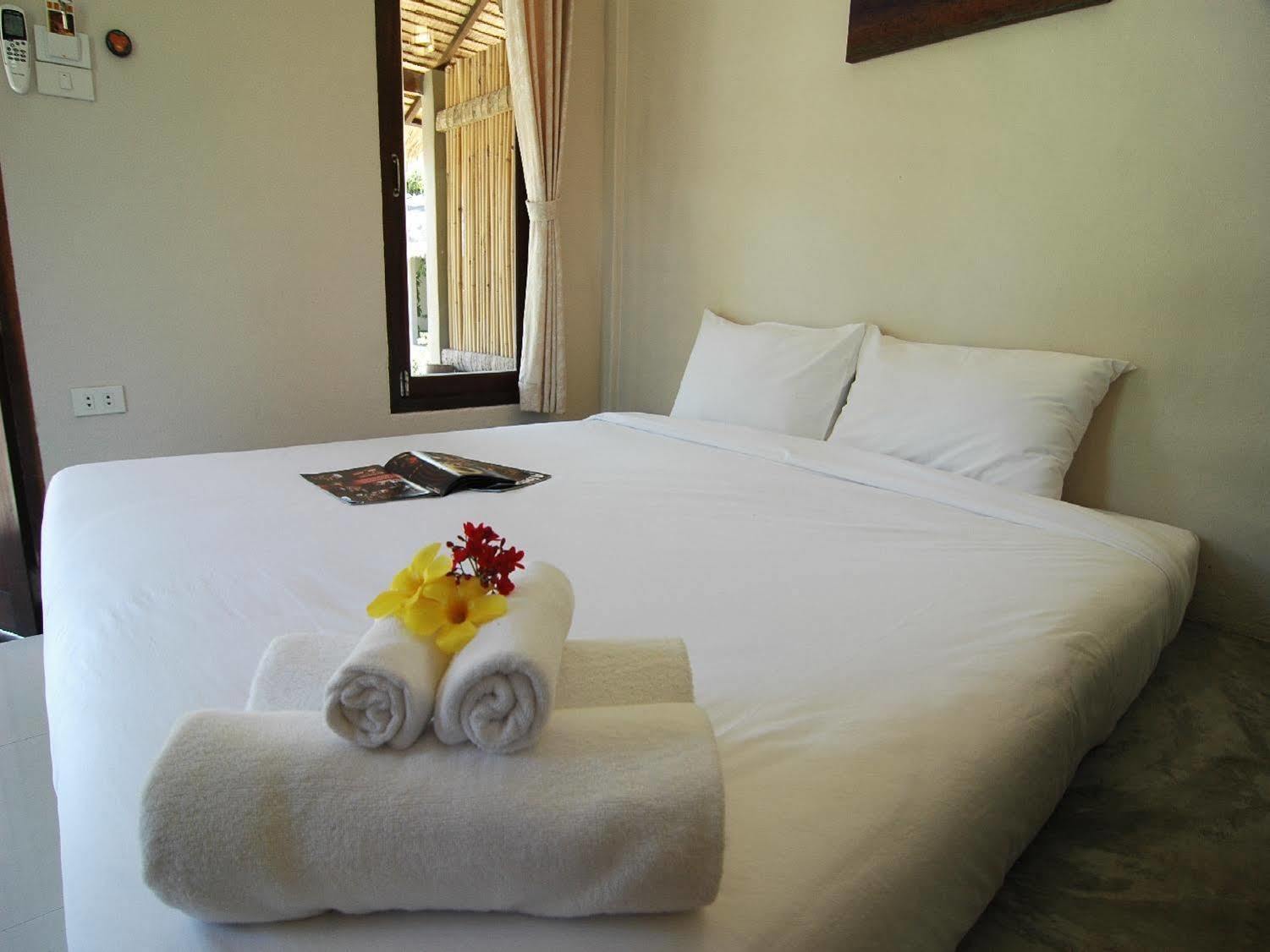 Hutcha Resort Mae Nam Esterno foto